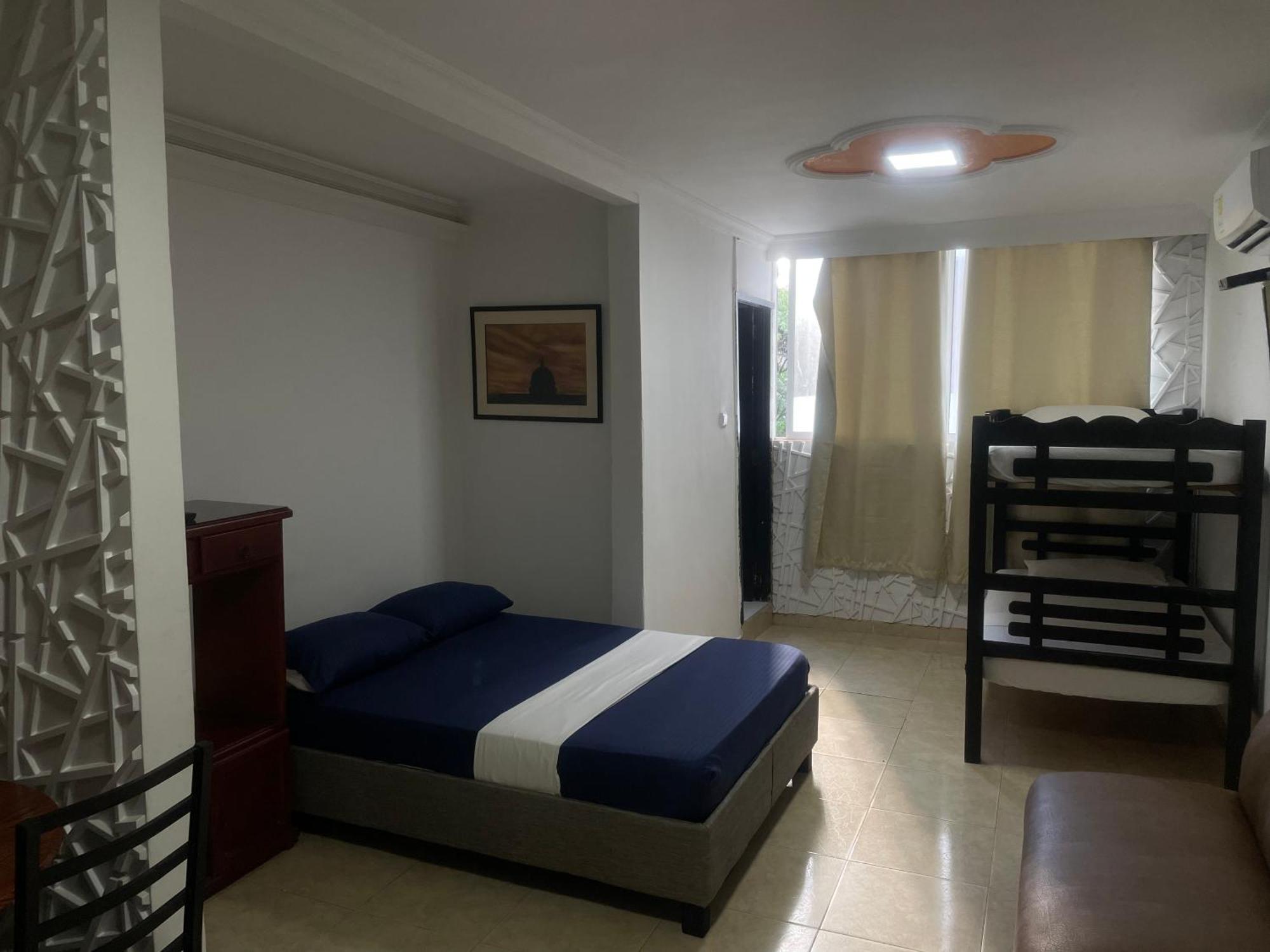 Apartahotel En Edificio Delfines