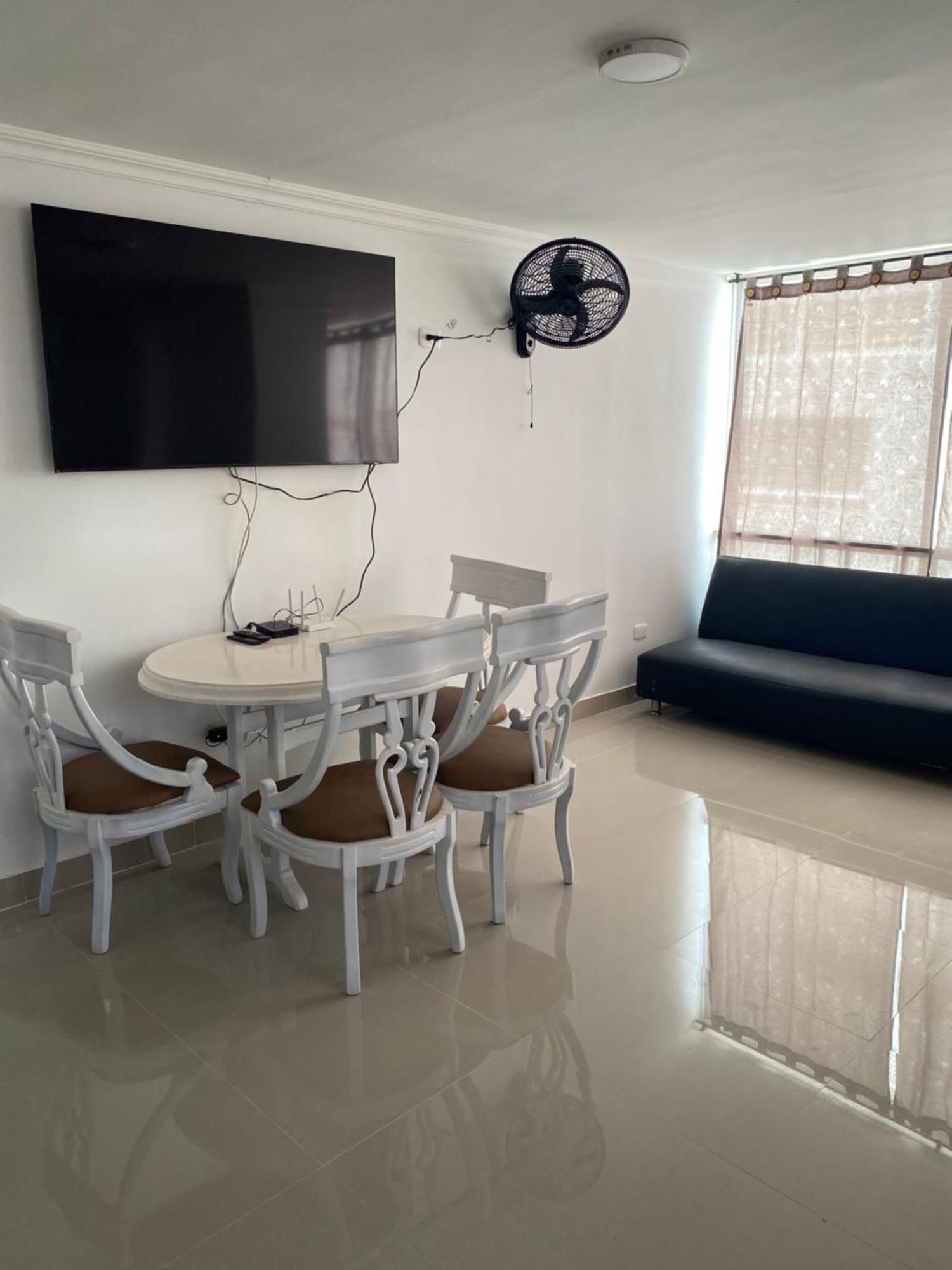 Apartahotel En Edificio Delfines *