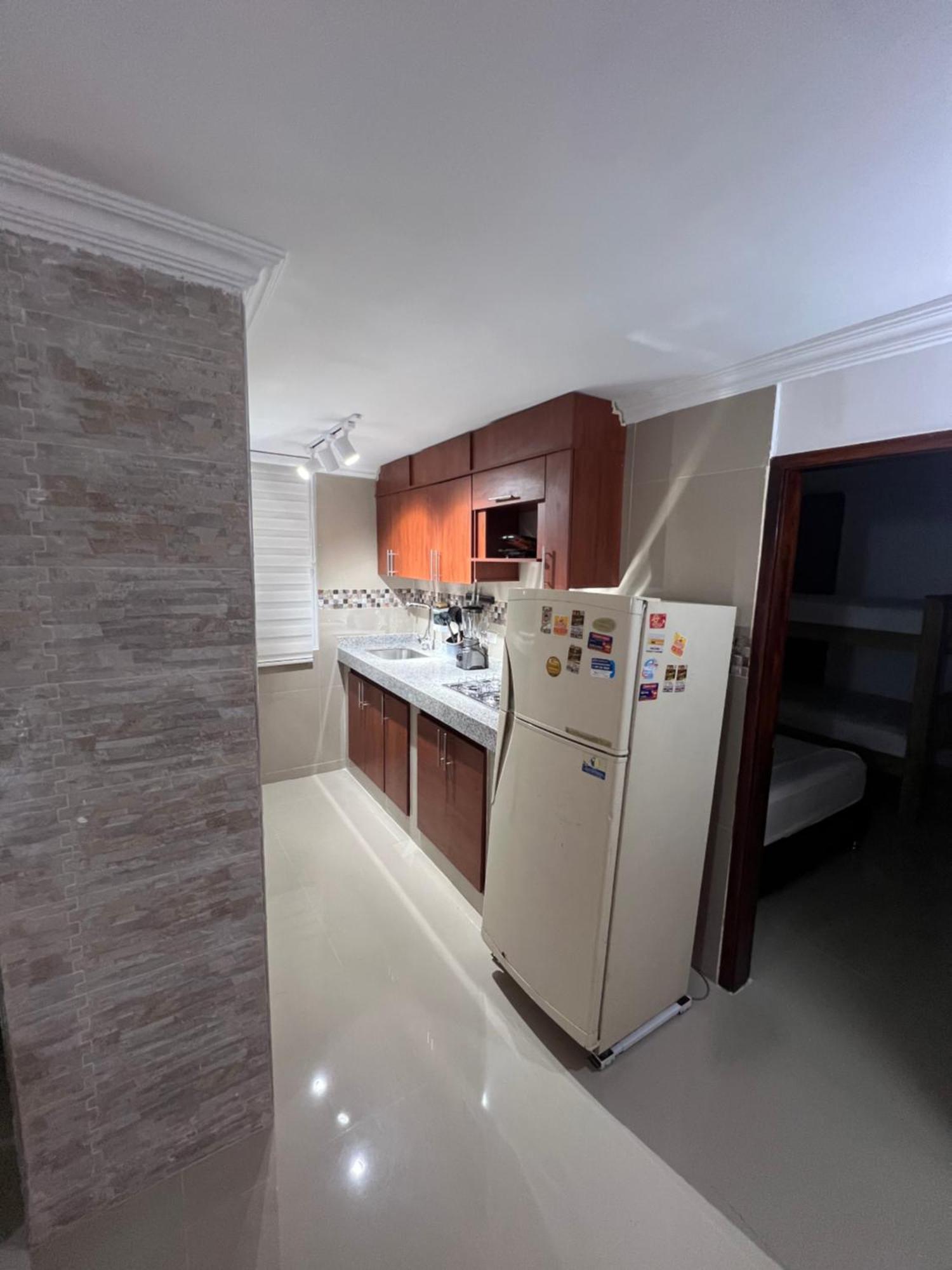 Apartahotel En Edificio Delfines *